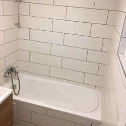teljes fürdőszoba felújítás: burkolás